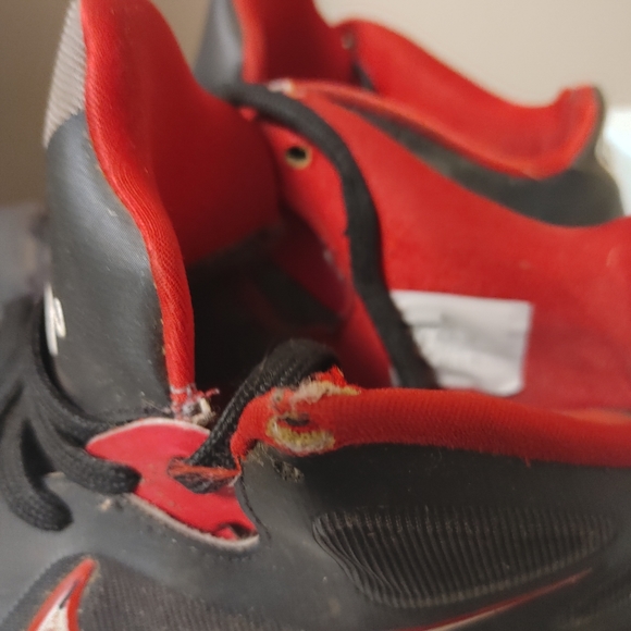 Nike LeBron 9 Low - Picture 6 of 13